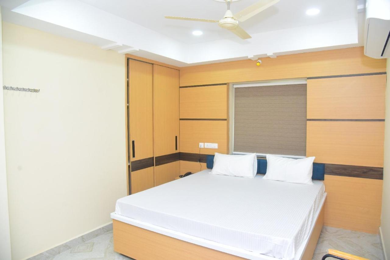 Hotel Sri Hasmitha Vijayawāda Exterior foto