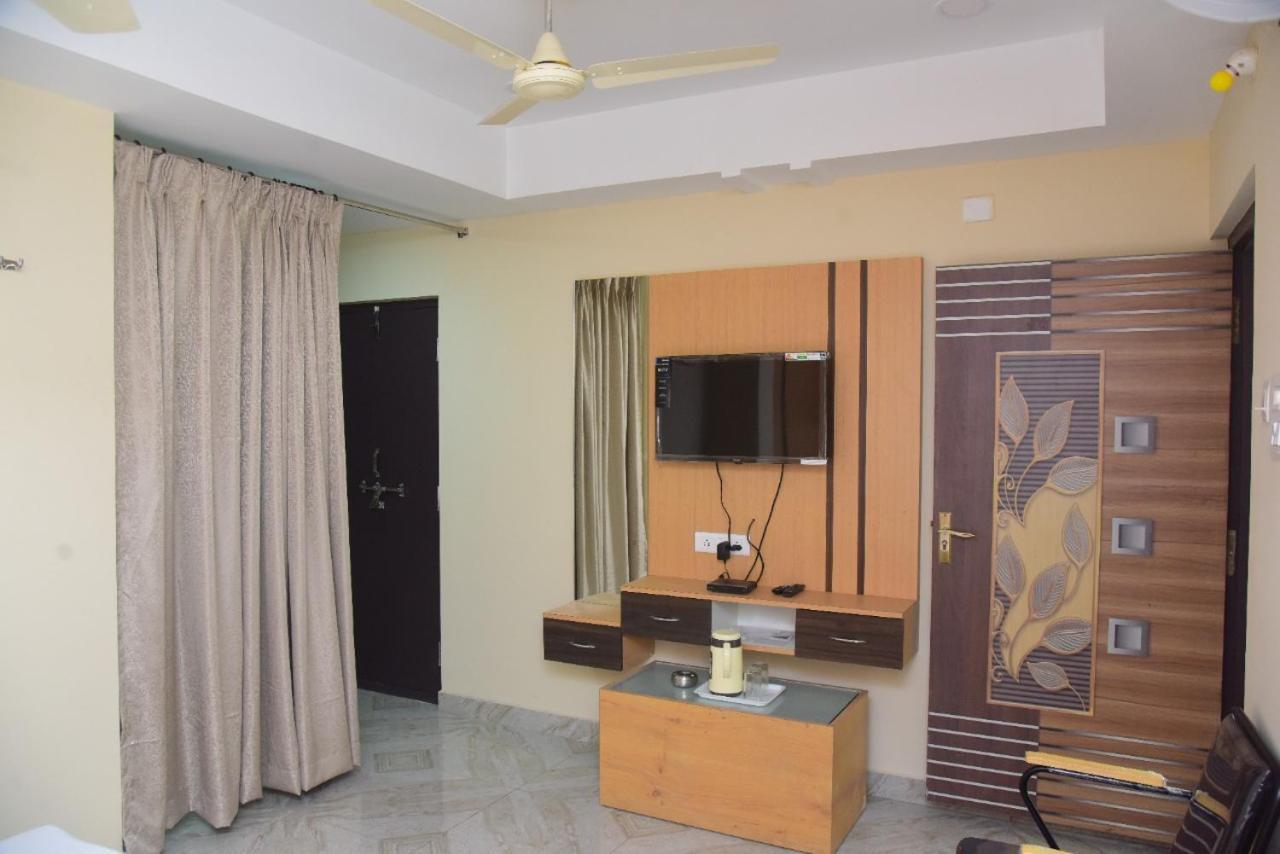 Hotel Sri Hasmitha Vijayawāda Exterior foto
